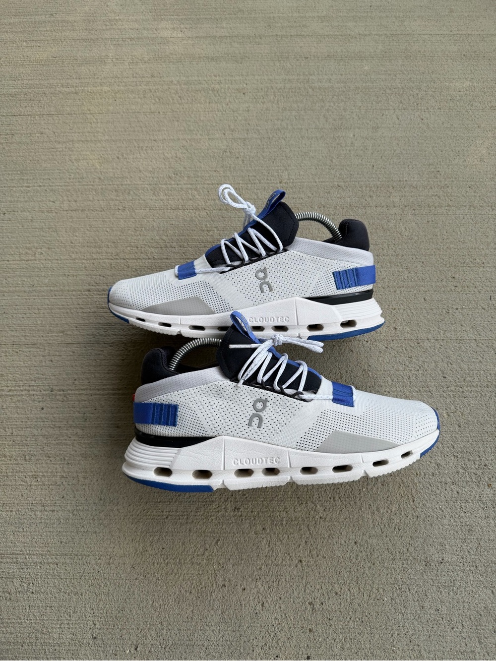 On Cloud Cloudnova White Cobalt Running Shoes Womens Size 10 White Blue 26.98983 - Picture 3 of 12